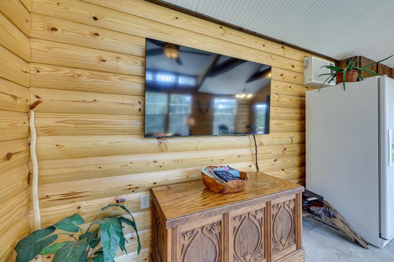 Cliffside Eureka Springs Cabin With Beaver Lake View Exterior foto